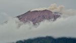 Perhatian! Gunung Kerinci Kembali Erupsi