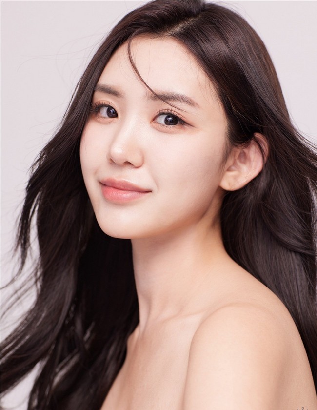 Finalis asal Ulsan Jin Myeong. Foto: Instagram/Miss Korea Official