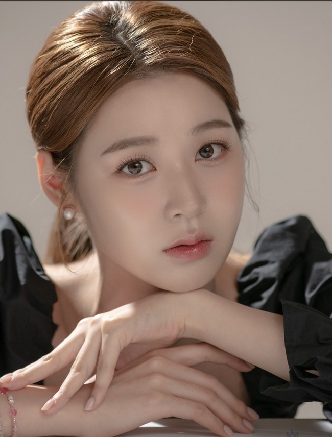 “Kontestan Miss Korea semakin terlihat plastik, komentar netizen lainnya. Begini paras salah satu finalis asal Daegu, Park Ji Ho.  Foto: Instagram/Miss Korea Official