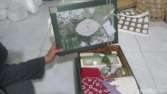 Hampers bridesmaid pesanan Erina Gudono, calon istri Kaesang Pangarep, Sabtu (5/11/2022).