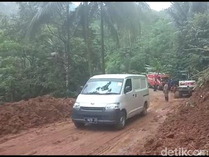 Sempat Diterjang Longsor, Jalan di Munjungan Trenggalek Sudah Normal