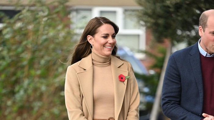 SCARBOROUGH, ENGLAND - NOVEMBER 03: Catherine, Princess of Wales visits 
