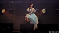 Kim Sejeong sempat bercerita soal awal kariernya sebagai penyanyi yang dilanjut debut aktingnya lewat drama Korea School 2017. (Foto: Hanif Hawari)