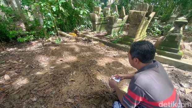 Kompleks makam Ki Nursam di Dusun Dukuh, Kalurahan Janten, Kapanewon Temon, Kulon Progo, DIY, Rabu (2/11/2022). Makam ini dikabarkan bakal terdampak proyek tol Jogja-YIA.