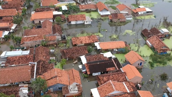 Kondisi Wonokerto, Kabupaten Pekalongan saat banjir rob. Foto diambil Januari 2022.