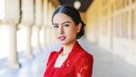 Potret 6 Artis Indonesia Pakai Kebaya Merah, Ada Dian Sastro dan Maudy Ayunda