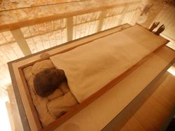 10 Temuan Arkeologi Kuno yang Diyakini Terkutuk