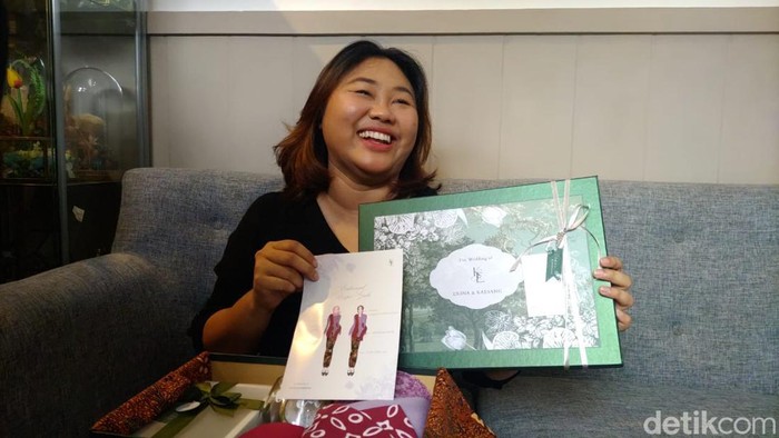 Novikasari, pembuat hampers bridesmaid Erina Gudono, Sabtu (5/11/2022).