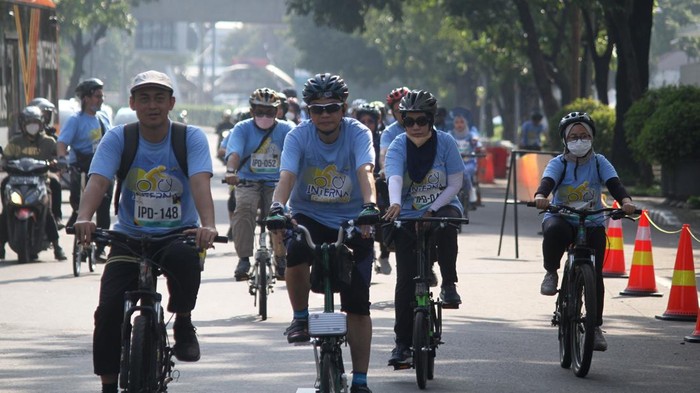 Olahraga untuk Hidup Sehat Dalam rangka menyambut Hari Diabetes Sedunia, Sun Life menggandeng RSCM-FKUI menghadirkan Interna Fun Bike FKUI 2022. Berolahraga demi hidup sehat.