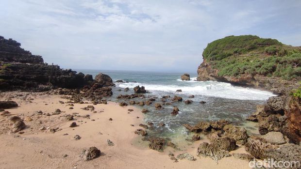 Pantai Sembukan Wonogiri. Foto diambil Jumat (4/11/2022).
