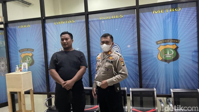 Pengendara mobil yang menabrak pesepeda di Harmoni, Jakarta Pusat menyerahkan diri ke Polres Metro Jakarta Pusat.