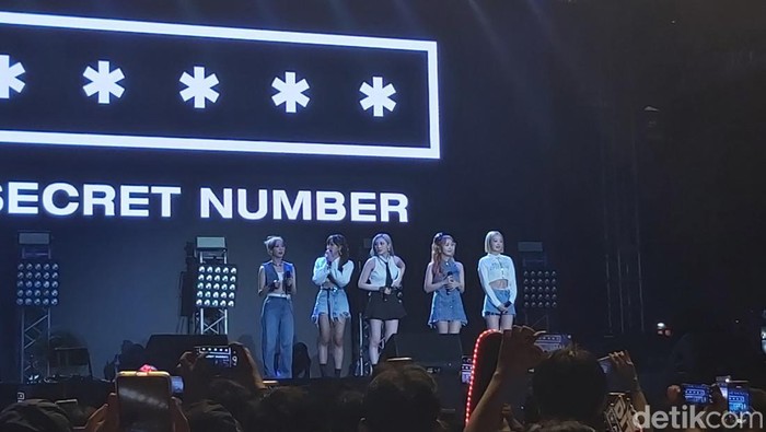 Secret Number tampil di Joyland Festival 2022 pada Sabtu (5/11/2022).
