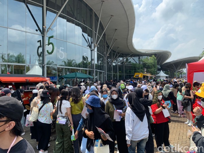 Suasana konser NCT 127 di Jakarta hari kedua Suasana konser NCT 127 di Jakarta hari kedua