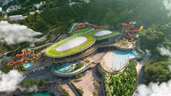 Setelah empat tahun dibangun, Water World Ocean Park Hong Kong akhirnya dibuka untuk umum akhir tahun lalu. Water World adalah satu-satunya taman air sepanjang tahun di Asia, yang terletak di antara perbukitan dan pemandangan Laut Cina Selatan yang menakjubkan. (dok. HKTB) Setelah empat tahun dibangun, Water World Ocean Park Hong Kong akhirnya dibuka untuk umum akhir tahun lalu. Water World adalah satu-satunya taman air sepanjang tahun di Asia, yang terletak di antara perbukitan dan pemandangan Laut Cina Selatan yang menakjubkan. (dok. HKTB)