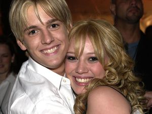 Hilary Duff Unggah Pesan Haru untuk Aaron Carter: Hidupmu Sangat Sulit