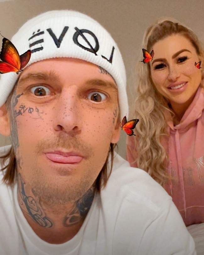 Hubungan Aaron Carter dan Melanie Martin bisa dibilang cukup rumit. Selama lebih dari dua tahun berpacaran, mereka kerap kali putus sambung. Foto: Instagram