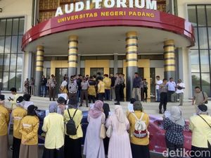 Mahasiswa Tolak Musra ke-VI Projo di UNP: Setop Politisasi Kampus!