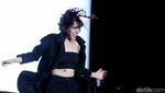 Aksi Memukau Isyana Sarasvati di Joyland Festival 2022