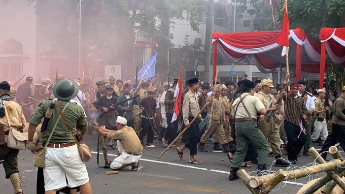 Aksi Teatrikal Pertempuran 10 November di Parade Soerabaja Djoeang