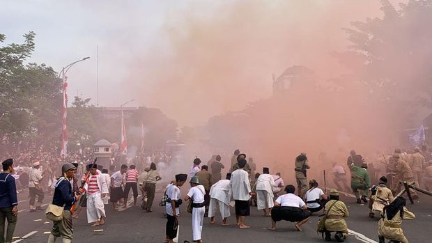 Aksi Teatrikal Pertempuran 10 November di Parade Soerabaja Djoeang