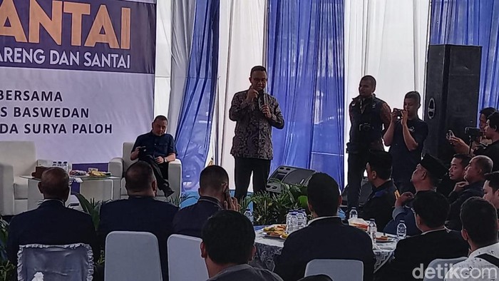 Anies Baswedan diskusi dengan sejumlah BEM Universitas di Sumut
