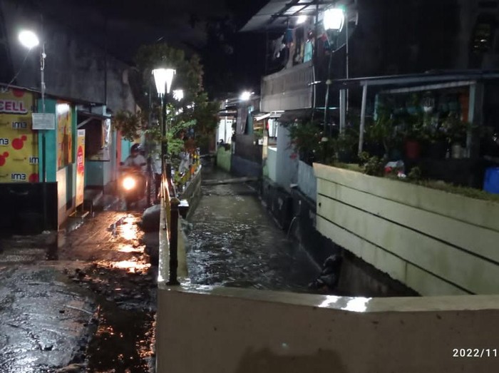 Banjir akibat luapan air sungai di Kemantren Gondokusuman, Jogja, pada Minggu (6/11/2022) sore telah surut.