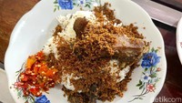 Untuk ukuran bebeknya sendiri tidak begitu besar. Meskipun begitu, nasi bebek ini memang punya bumbu meresap yang sangat nikmat. Foto: Detikcom / Atiqa Rana