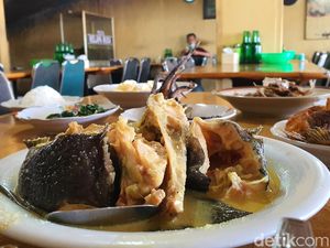 Gurihnya Nagih! Ini Gulai Baung Racikan Haji Bicin di Riau Sejak 1967