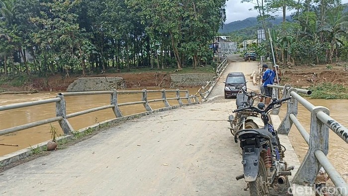 Jembatan patah Munjungan Trenggalek Jembatan patah Munjungan Trenggalek