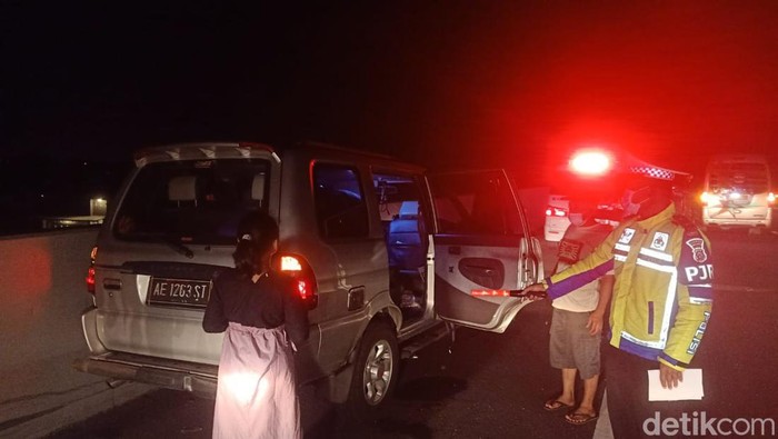 Kecelakaan beruntun tol mojokerto