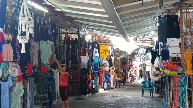 Pasar Seni Mertha Nadi atau dikenal dengan sebutan Pasar Seni Legian, di Kuta, Badung, Bali. Foto: Triwidiyanti