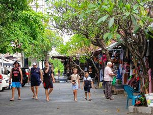 Cari Oleh-oleh di Seputaran Kuta? Mampir Yuk ke Pasar Seni Legian