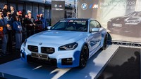 Tahun depan, BMW M Award akan dilanjutkan. Hadiah utama untuk pebalap dengan peraih kualifikasi terbaik MotoGP 2023 adalah All New BMW M2. Foto: Dok. BMW