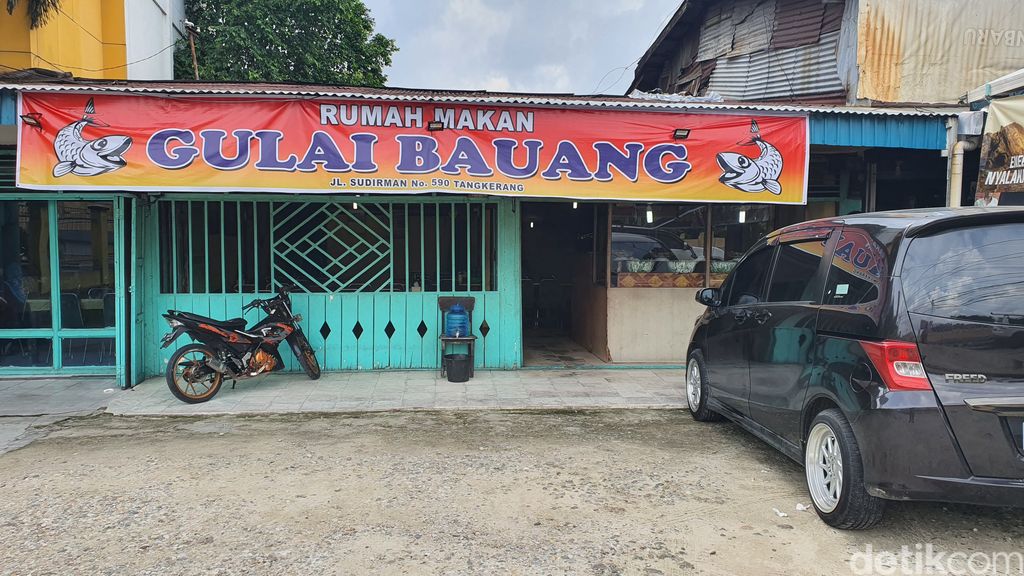 RM Gulai Baung di Pekanbaru, Riau.  (Raja Adil/detikSumut)