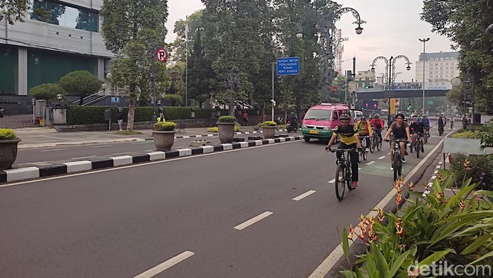 Suasana Jalan Ir H Djuanda Bandung usai ada pengumuman CFD Dago kembali digelar, Minggu (6/11/2022).