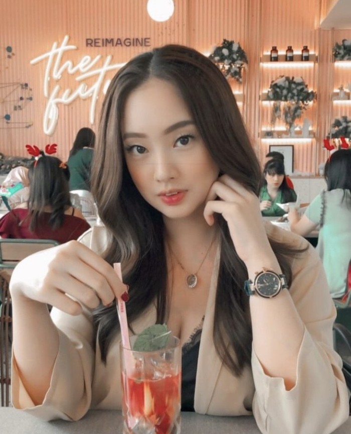 Valerie Dewi