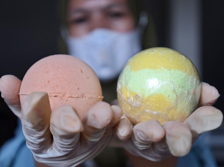 Warna-warni Kerajinan Sabun Mandi Bath Bomb