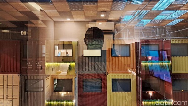 Qubika Boutique Hotel memiliki 133 kamar yang dibagi dalam 4 tipe, yakni superior, deluxe, suite, dan club suite. Perbedaannya hanya terletak pada luas kamar. Harga yang dibanderol juga mulai dari Rp 550 ribu per malamnya untuk tipe Superior Room, hingga Rp 1 juta lebih untuk tipe kamar Club Suite. Qubika Boutique Hotel memiliki 133 kamar yang dibagi dalam 4 tipe, yakni superior, deluxe, suite, dan club suite. Perbedaannya hanya terletak pada luas kamar. Harga yang dibanderol juga mulai dari Rp 550 ribu per malamnya untuk tipe Superior Room, hingga Rp 1 juta lebih untuk tipe kamar Club Suite.