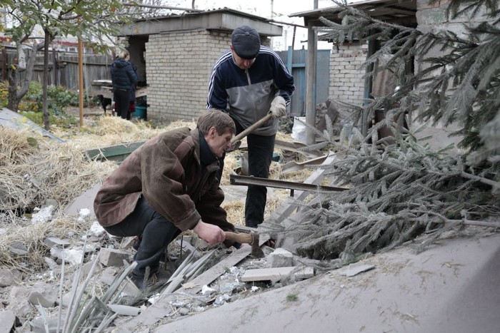 DONETSK, UKRAINE - NOVEMBER 05: A view of damage after shelling as Russia-Ukraine war on November 05, 2022 in Donetsk, Ukraine. (Photo by Leon Klein/Anadolu Agency via Getty Images)