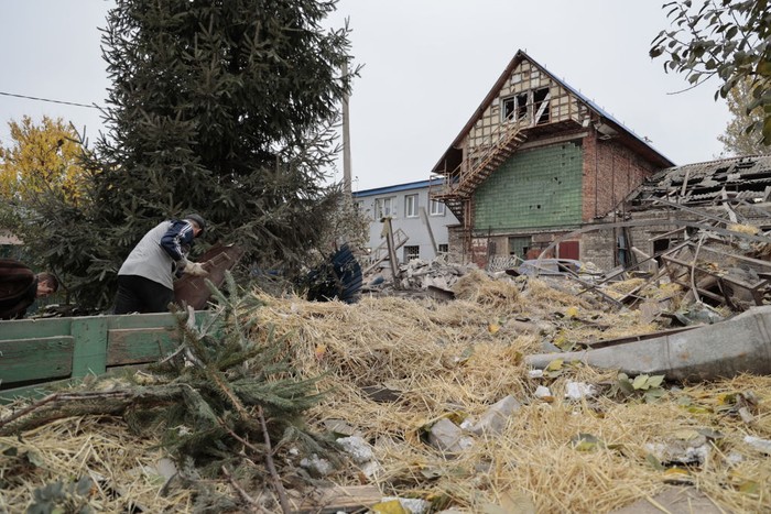 DONETSK, UKRAINE - NOVEMBER 05: A view of damage after shelling as Russia-Ukraine war on November 05, 2022 in Donetsk, Ukraine. (Photo by Leon Klein/Anadolu Agency via Getty Images)