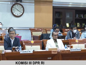 2 Menteri Absen, Komisi III DPR Tunda Rapat RUU Ekstradisi RI-Singapura