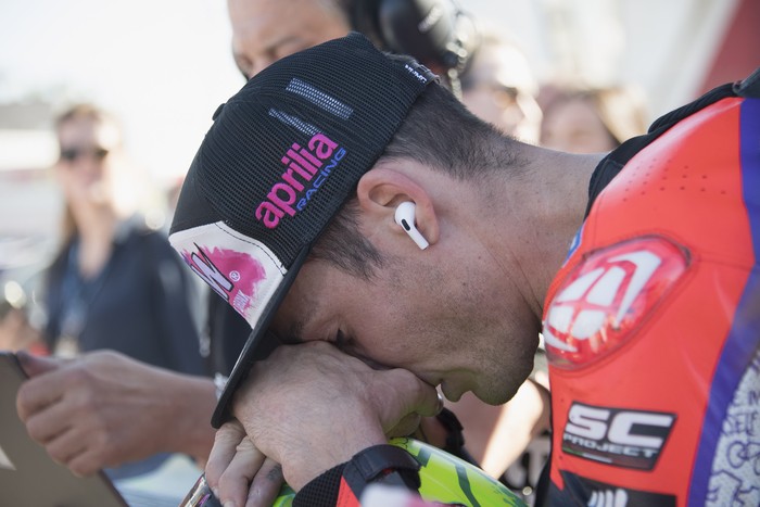 VALENCIA, SPAIN - NOVEMBER 06: Aleix Espargaro of Spain and Aprilia Racing
prepares to start on the grid during the MotoGP race during the MotoGP of Comunitat Valenciana - Race at Ricardo Tormo Circuit on November 06, 2022 in Valencia, Spain. (Photo by Mirco Lazzari gp/Getty Images)