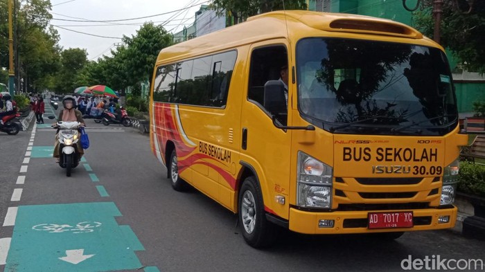 Angkutan pelajar atau bus sekolah gratis Pemkab Klaten, Senin (7/11/2022).