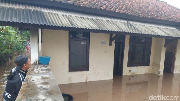 Banjir di kawasan Ngamprah, Kabupaten Bandung Barat.