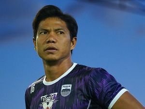 7 Pemain Bersaing Jadi Bek Tengah Persib, Ini Kata Jupe