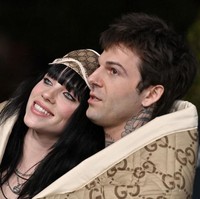 Kini Billie Eilish dan Jesse Rutherford seolah mengonfirmasi kabar bahwa mereka pacaran dengan tampil mesra di karpet merah pertamakalinya bersama. Keduanya menghadiri 1th Annual LACMA Art + Film Gala di Los Angeles County Museum of Art, Amerika Serikat, Sabtu (5/11/2022). Foto: FilmMagic/Steve Granitz via Getty Images