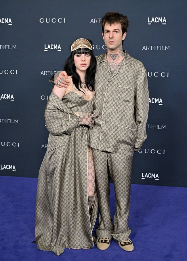 Billie Eilish dan Jesse Rutherford sudah digosipkan pacaran sejak Oktober 2022. Keduanya saat itu tertangkap kamera sedang berciuman di depan sebuah restoran India di Studio City, California. Foto: FilmMagic/Steve Granitz via Getty Images