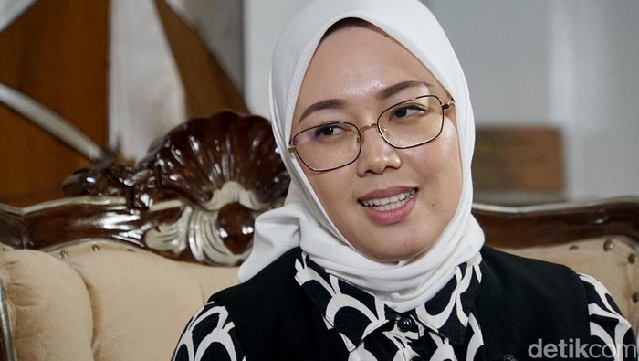 Hj. Anne Ratna Mustika, S.E. atau akrab disapa Ambu Anne adalah Bupati Purwakarta periode 2018-2023. Dia adalah bupati wanita pertama Kabupaten Purwakarta. Pada kontestasi pemilihan bupati dan wakil bupati Purwakarta, Anne Ratna Mustika berpasangan dengan H. Aming sebagai Wakil Bupati Purwakarta.