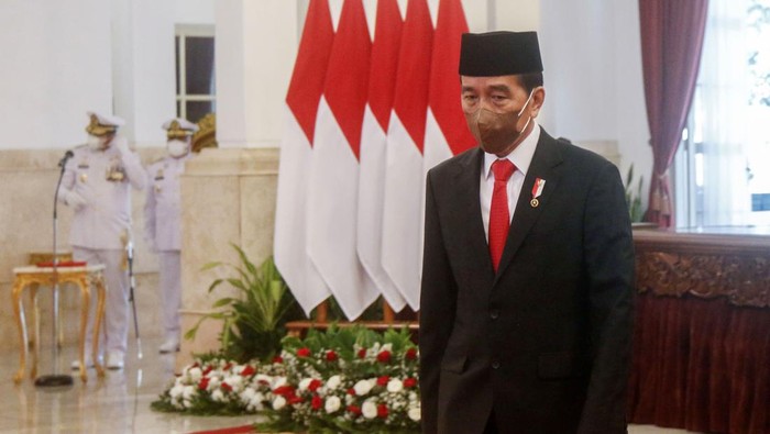 dr. Raden Rubini Natawisastra Raih Gelar Pahlawan Presiden RI Joko Widodo menganugerahkan gelar pahlawan nasional kepada lima tokoh nasional. Salah satunya adalah dr. Raden Rubini Natawisastra.