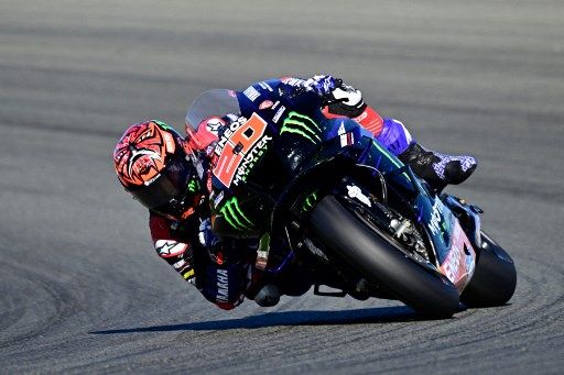 Yamaha French rider Fabio Quartararo competes during the Valencia MotoGP Grand Prix race at the Ricardo Tormo racetrack in Cheste, near Valencia, on November 6, 2022. (Photo by JAVIER SORIANO / AFP)
